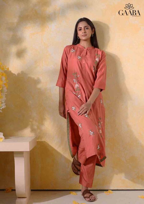 Gayatri embroidered kurta pants set-14448